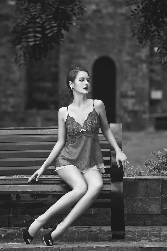 理伦片漂亮的女教师